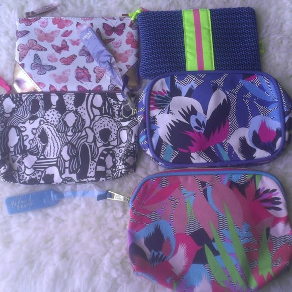 MIxed Lot of Makeup Bags - Picture 1 of 3